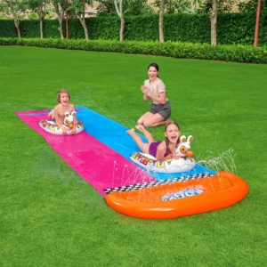 מתקן מזחלת מים לילדים